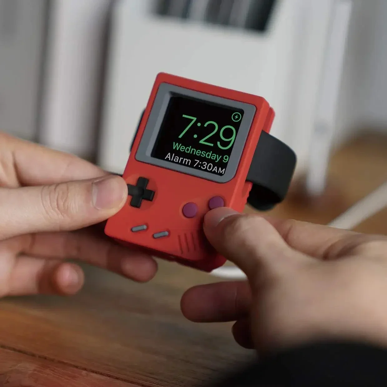 Retro Gaming Room - Silikonowy uchwyt na ładowarkę do Apple